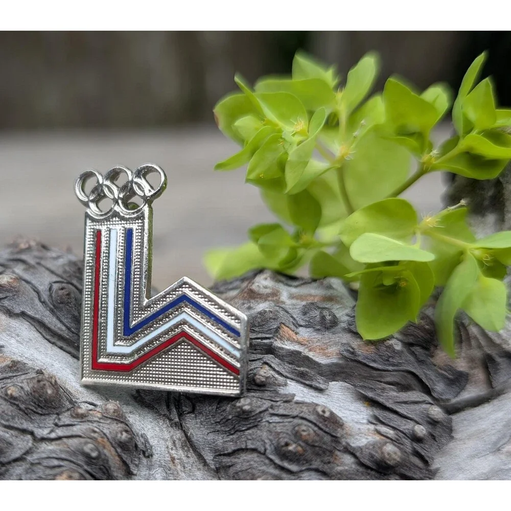 1980 Lake Placid Winter Olympics Souvenir Trading Pin